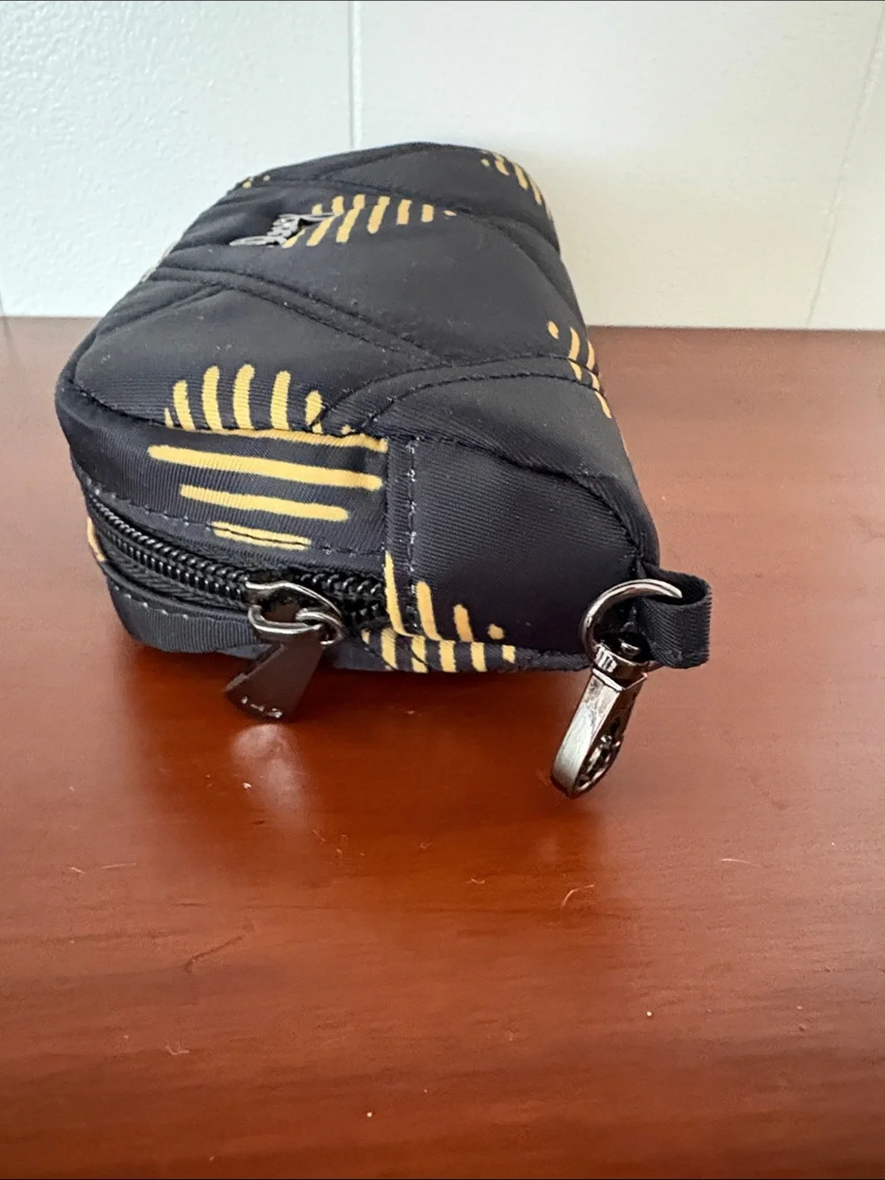 Lug BOBSLED XL Black Quilted Eyeglass Case Hearts Gold Zip Top Clip Cosmetic Bag - Picture 4 of 10